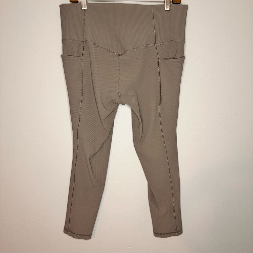 ATHLETA Salutation Stash Pocket II Rib 7/8 Tight Legging Ribbed Gray size 1X - Picture 3 of 5